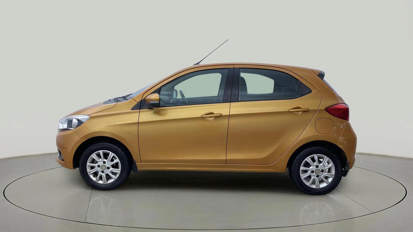 2016 Tata Tiago XZ PETROL, Petrol, Manual, 24,066 km, Left Side