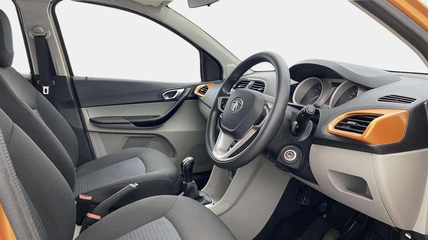 2016 Tata Tiago XZ PETROL, Petrol, Manual, 24,066 km, Right Side Front Door Cabin