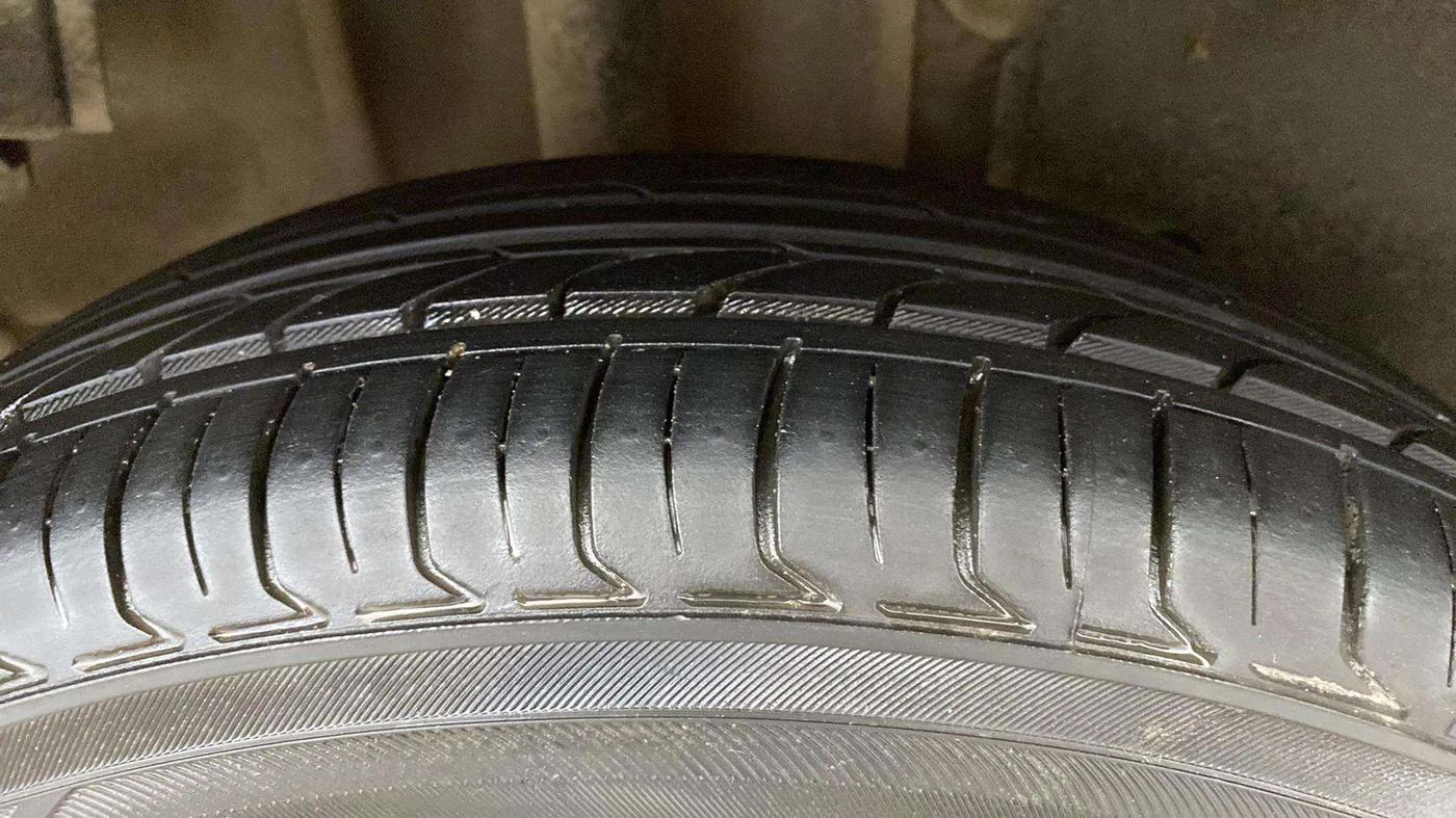 2016 Tata Tiago XZ PETROL, Petrol, Manual, 24,066 km, Right Rear Tyre Tread