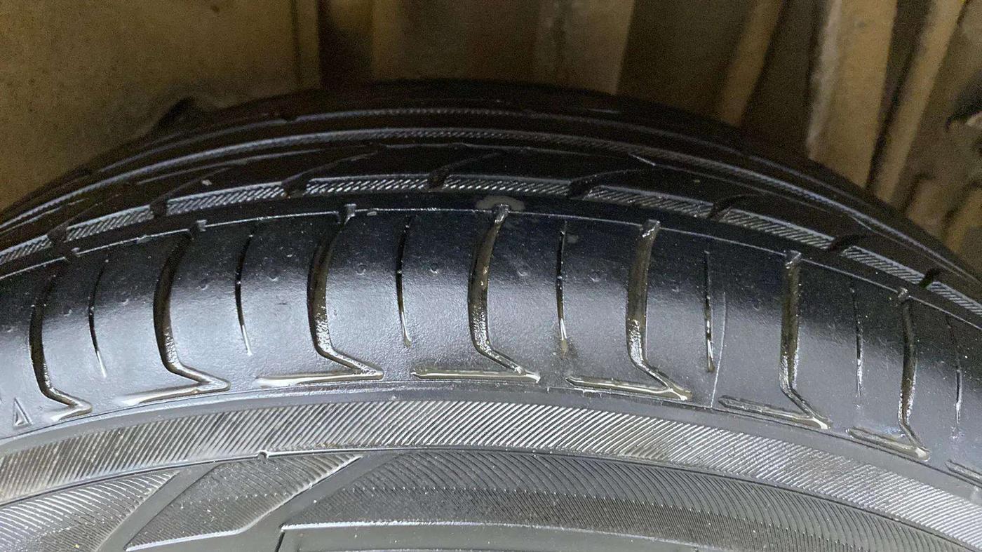2016 Tata Tiago XZ PETROL, Petrol, Manual, 24,066 km, Left Rear Tyre Tread