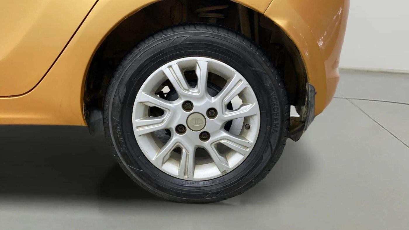 2016 Tata Tiago XZ PETROL, Petrol, Manual, 24,066 km, Left Rear Wheel
