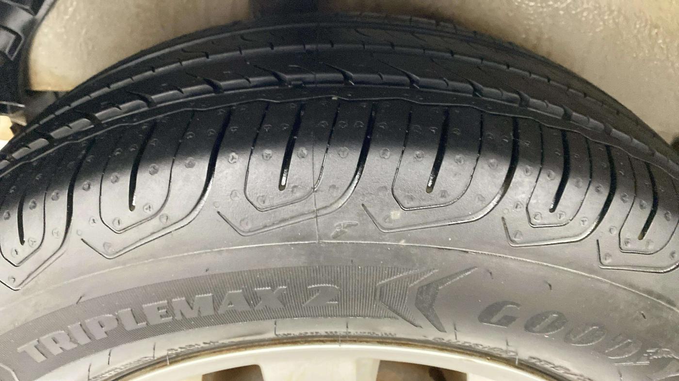 2015 Maruti Ritz ZDI, Diesel, Manual, 563 km, Right Rear Tyre Tread