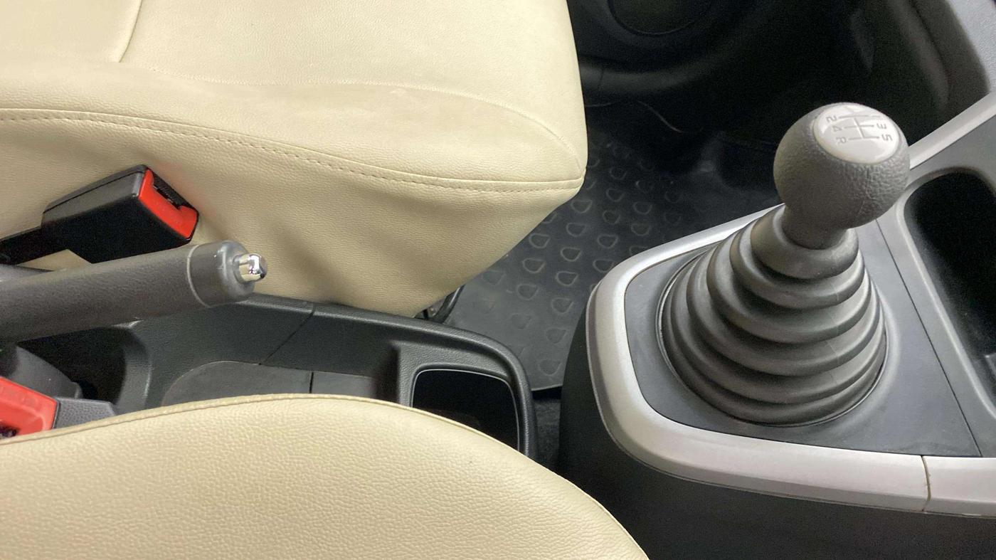 2015 Maruti Ritz ZDI, Diesel, Manual, 563 km, Gear Lever