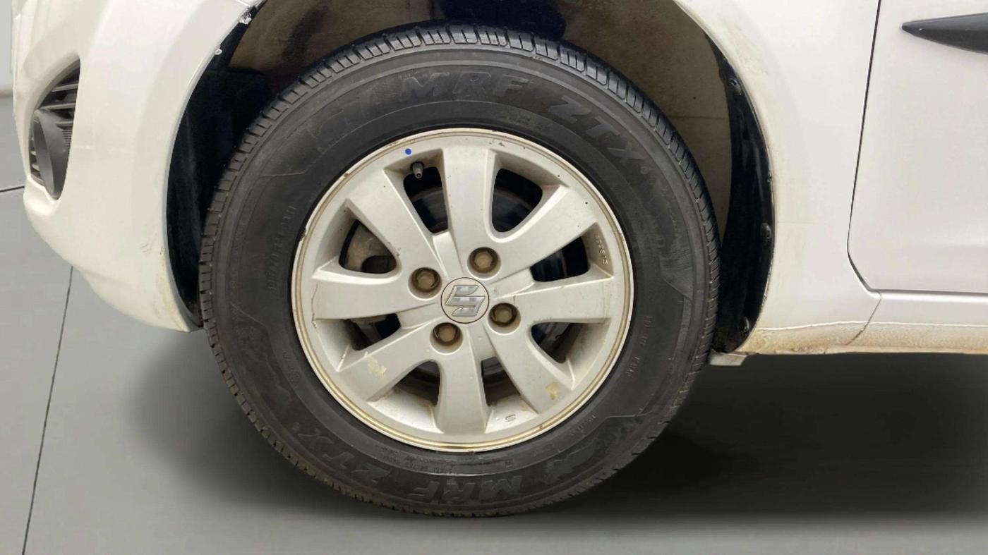 2015 Maruti Ritz ZDI, Diesel, Manual, 563 km, Left Front Wheel
