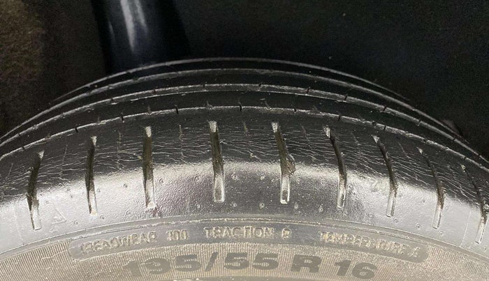 2017 Maruti Baleno ALPHA PETROL 1.2, Petrol, Manual, 60,080 km, Right Rear Tyre Tread