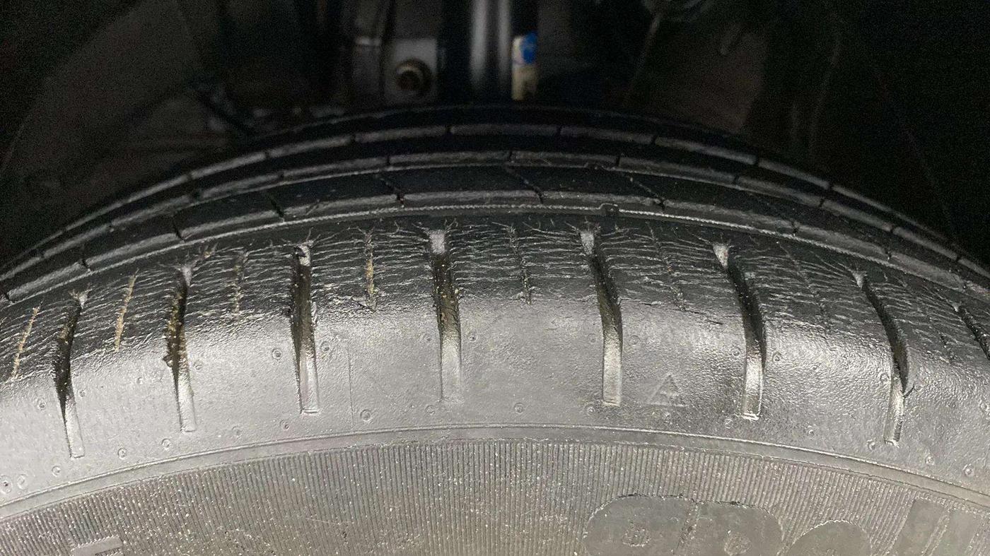 2017 Maruti Baleno ALPHA PETROL 1.2, Petrol, Manual, 60,080 km, Left Front Tyre Tread