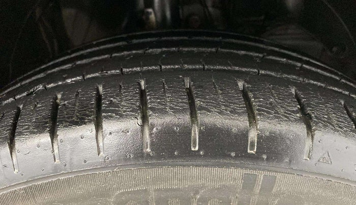 2017 Maruti Baleno ALPHA PETROL 1.2, Petrol, Manual, 60,080 km, Right Front Tyre Tread