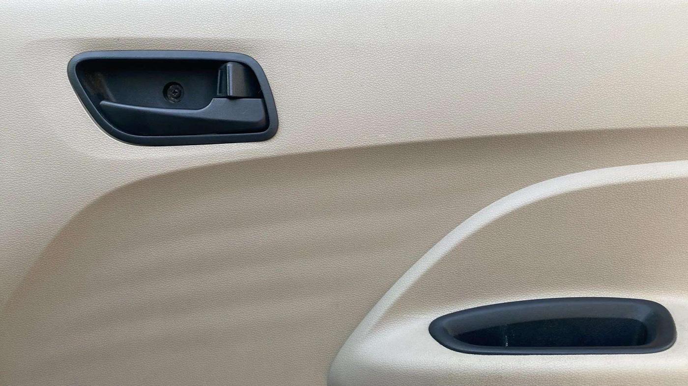 2020 Hyundai NEW SANTRO MAGNA, CNG, Manual, 56,542 km, Driver Side Door Panels Control