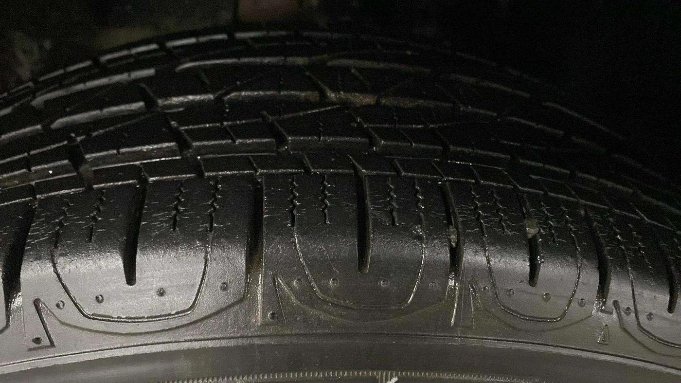 2019 Jeep Compass LIMITED 1.4 PETROL AT, Petrol, Automatic, 18,297 km, Left Rear Tyre Tread