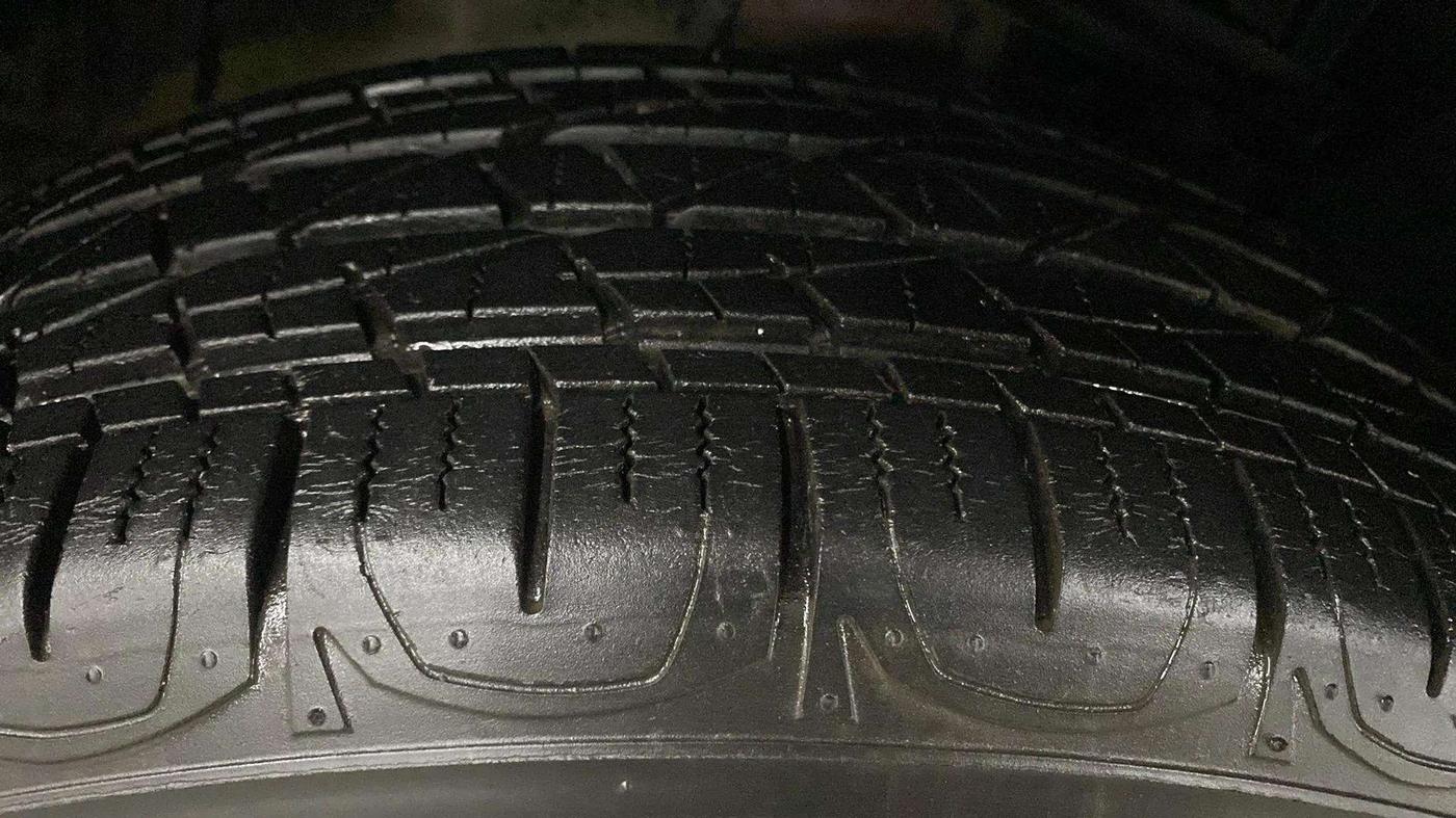 2019 Jeep Compass LIMITED 1.4 PETROL AT, Petrol, Automatic, 18,297 km, Right Rear Tyre Tread