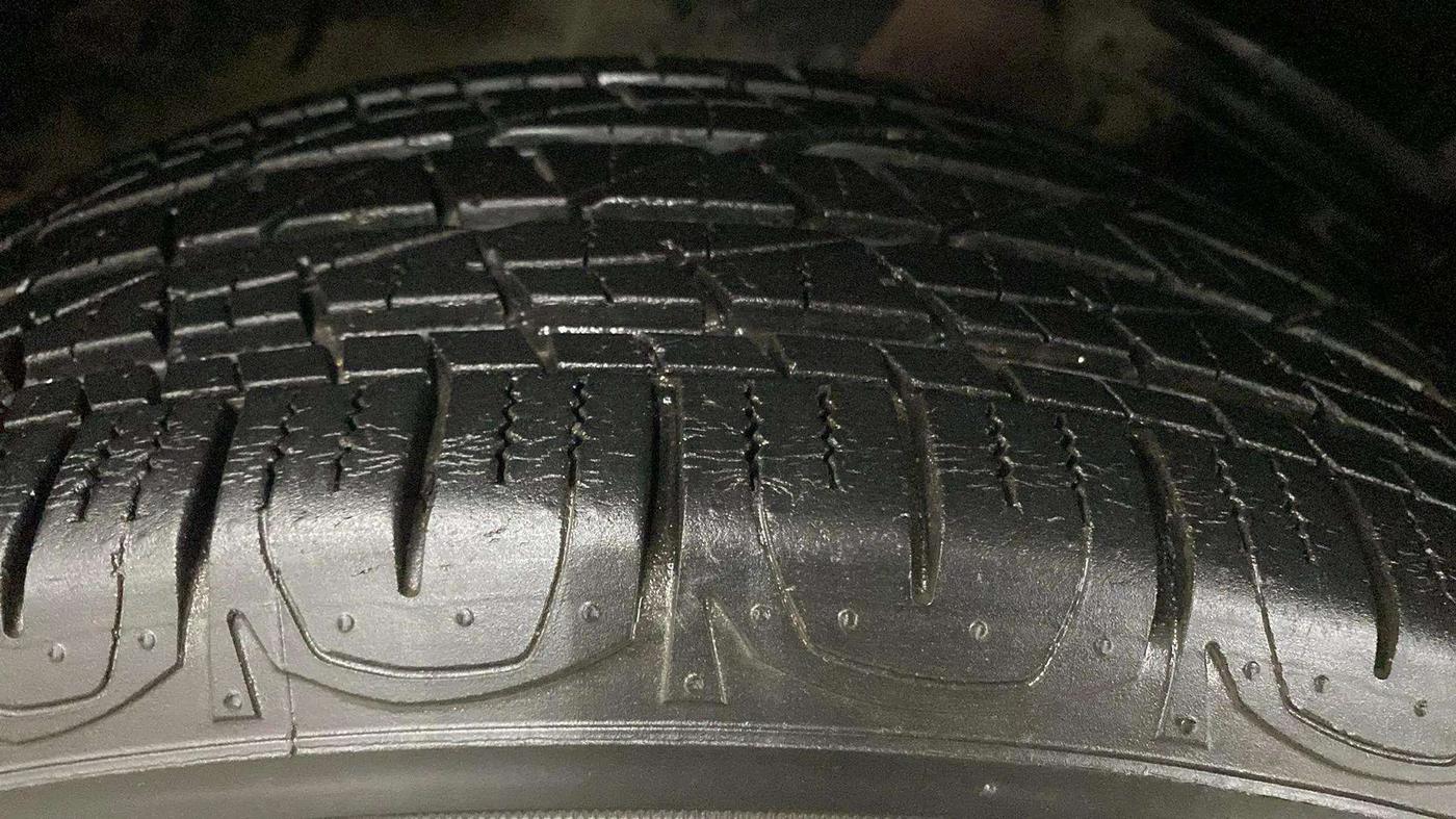 2019 Jeep Compass LIMITED 1.4 PETROL AT, Petrol, Automatic, 18,297 km, Right Front Tyre Tread