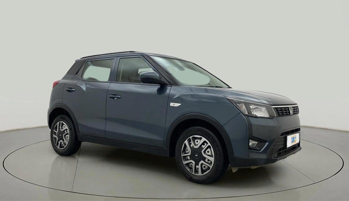 2022 Mahindra XUV300 W4 1.2 PETROL, Petrol, Manual, 6,612 km, Right Front Diagonal