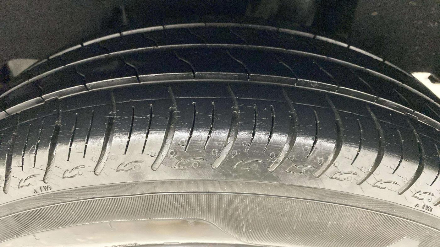 2020 Maruti Baleno DELTA PETROL 1.2, Petrol, Manual, 16,906 km, Left Rear Tyre Tread
