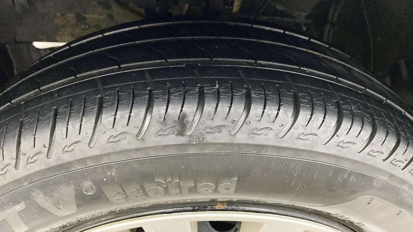 2020 Maruti Baleno DELTA PETROL 1.2, Petrol, Manual, 16,906 km, Left Front Tyre Tread