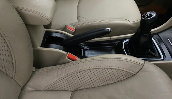 2017 Maruti Ciaz ALPHA 1.4 PETROL, Petrol, Manual, 89,068 km, Gear Lever