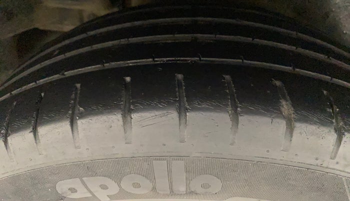 2017 Maruti Ciaz ALPHA 1.4 PETROL, Petrol, Manual, 89,068 km, Right Rear Tyre Tread