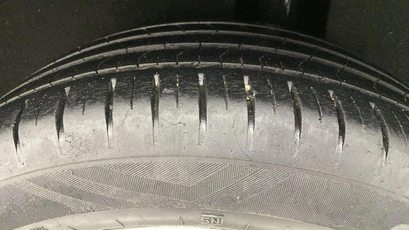 2020 Maruti Baleno ZETA PETROL 1.2, Petrol, Manual, 31,397 km, Left Rear Tyre Tread