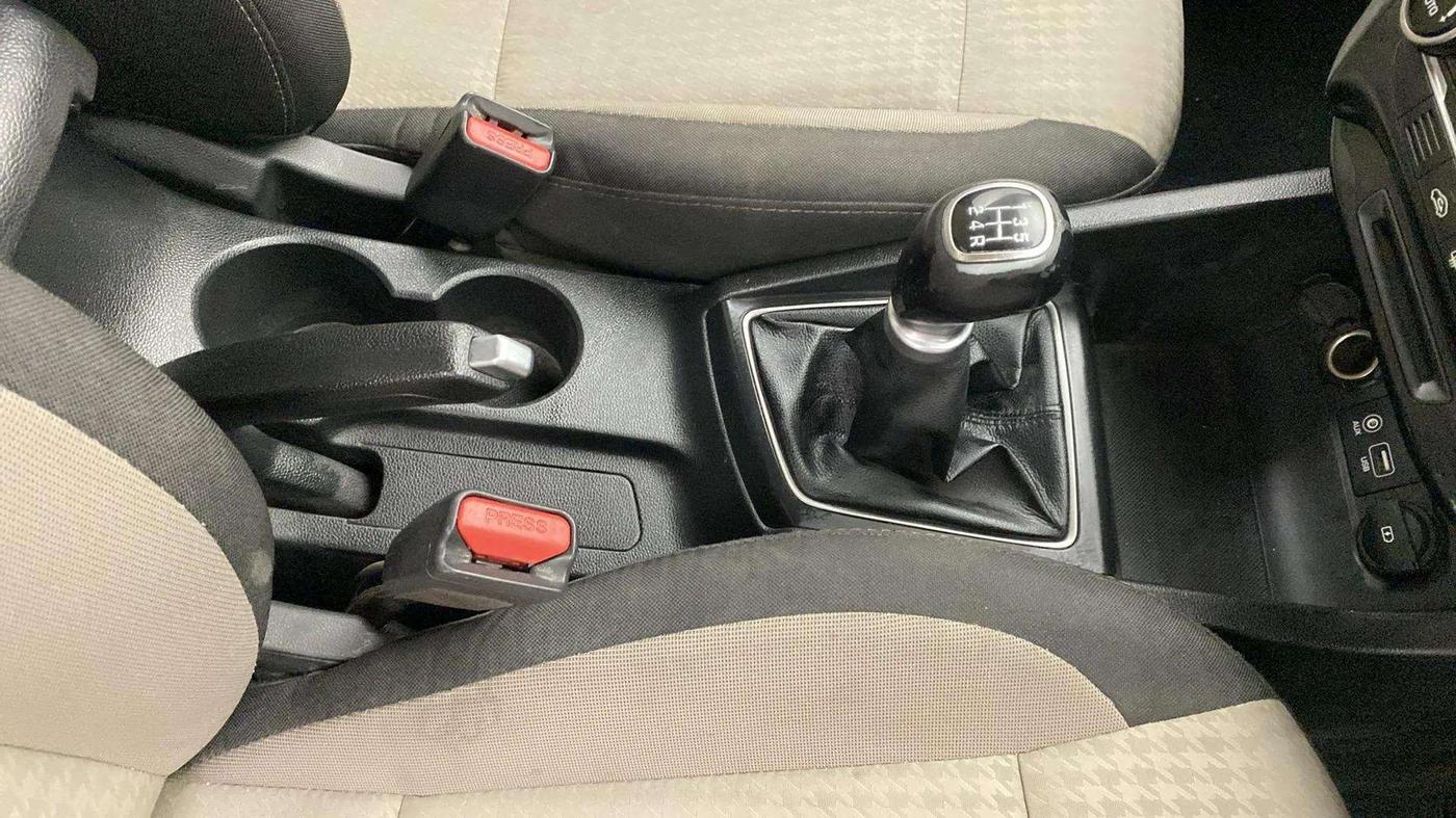 2019 Hyundai Elite i20 ASTA 1.2 (O), Petrol, Manual, 38,302 km, Gear Lever