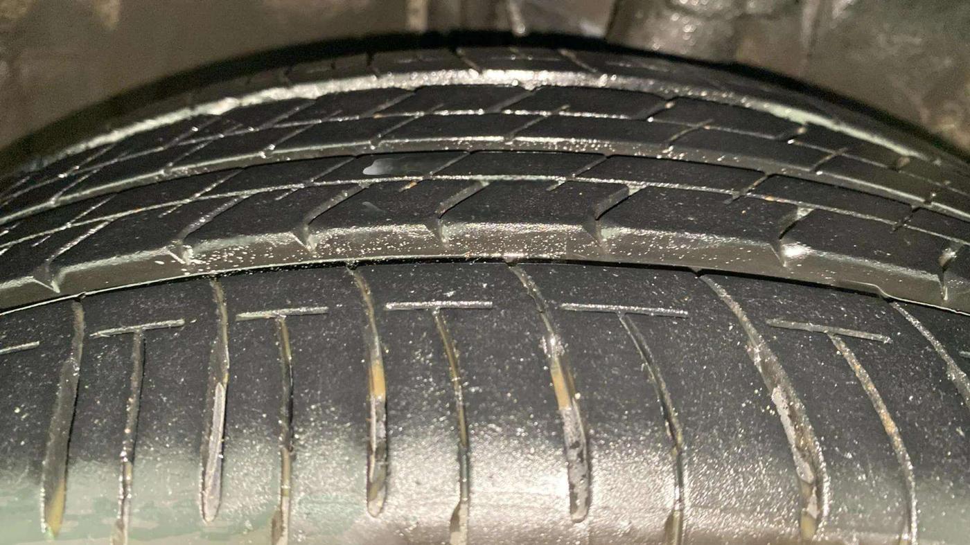 2019 Hyundai Elite i20 ASTA 1.2 (O), Petrol, Manual, 38,302 km, Right Front Tyre Tread