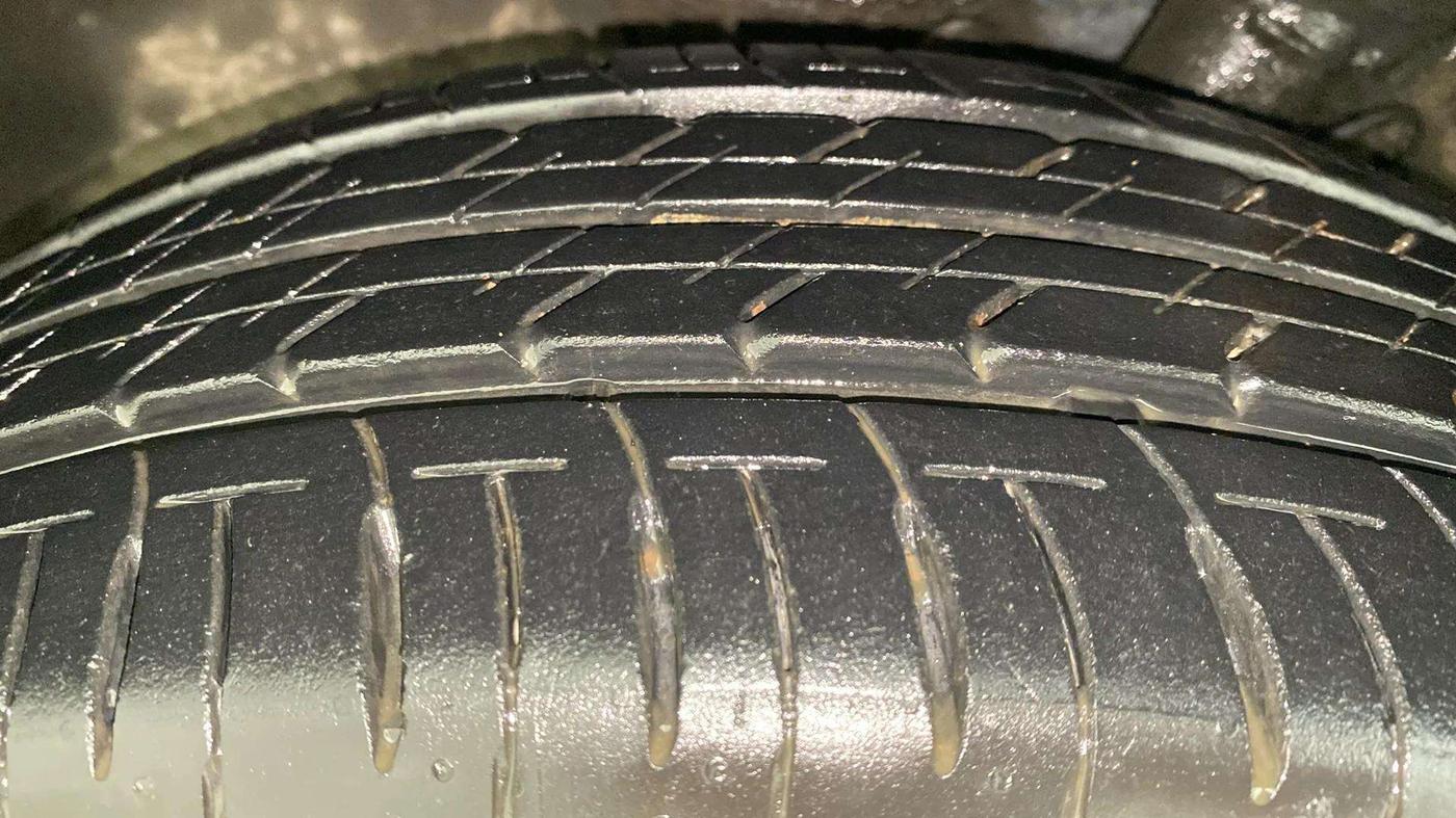 2019 Hyundai Elite i20 ASTA 1.2 (O), Petrol, Manual, 38,302 km, Left Front Tyre Tread