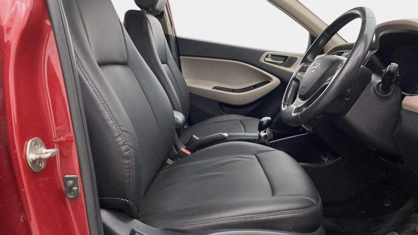 2017 Hyundai Elite i20 ASTA 1.2 (O), Petrol, Manual, 42,580 km, Right Side Front Door Cabin