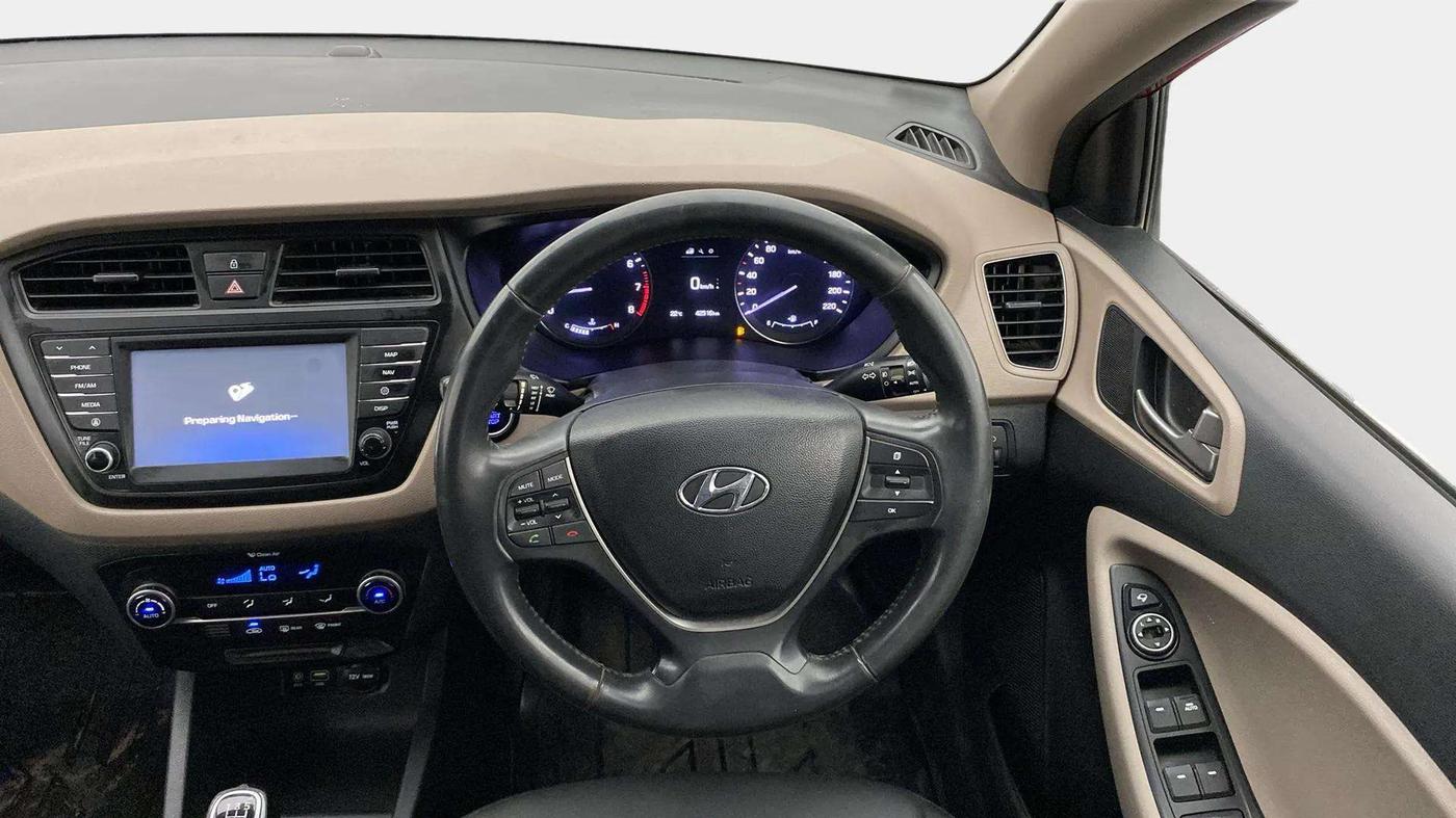 2017 Hyundai Elite i20 ASTA 1.2 (O), Petrol, Manual, 42,580 km, Steering Wheel Close Up