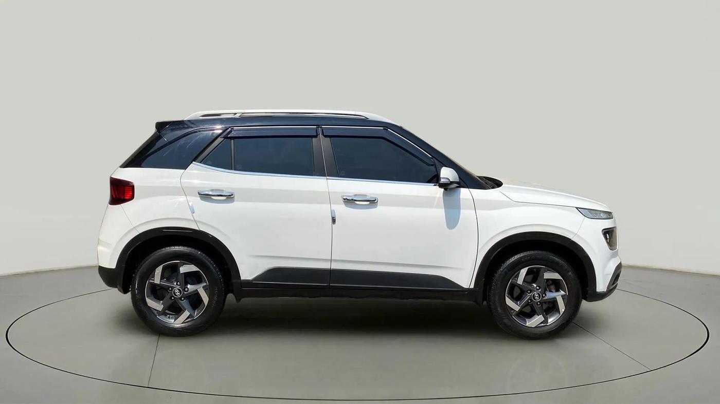 2020 Hyundai VENUE SX 1.0 (O) TURBO, Petrol, Manual, 28,064 km, Right Side View