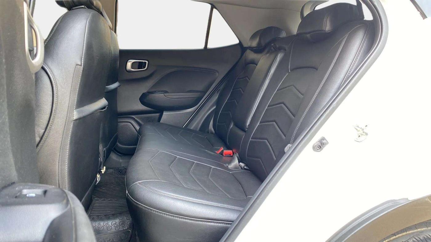2020 Hyundai VENUE SX 1.0 (O) TURBO, Petrol, Manual, 28,064 km, Right Side Rear Door Cabin