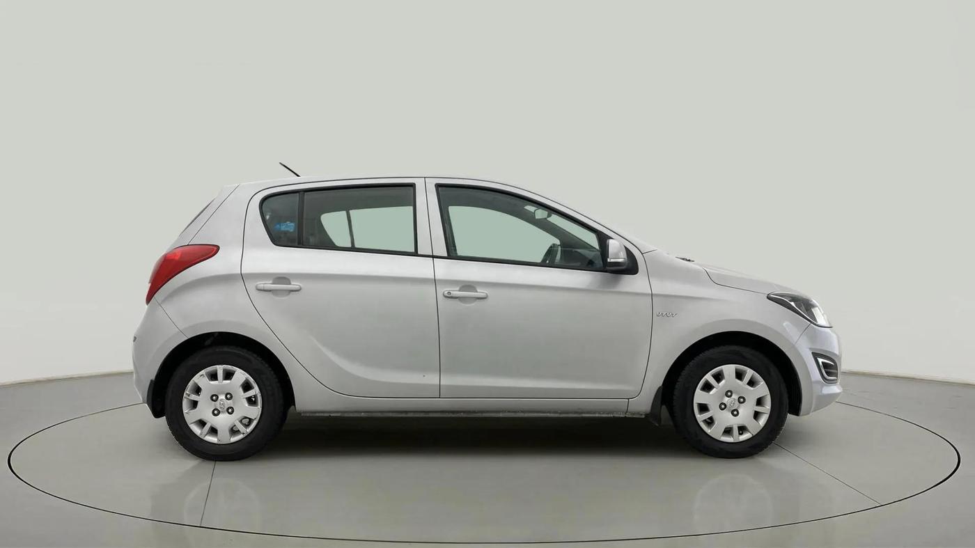 2014 Hyundai i20 MAGNA 1.2, CNG, Manual, 60,111 km, Right Side View