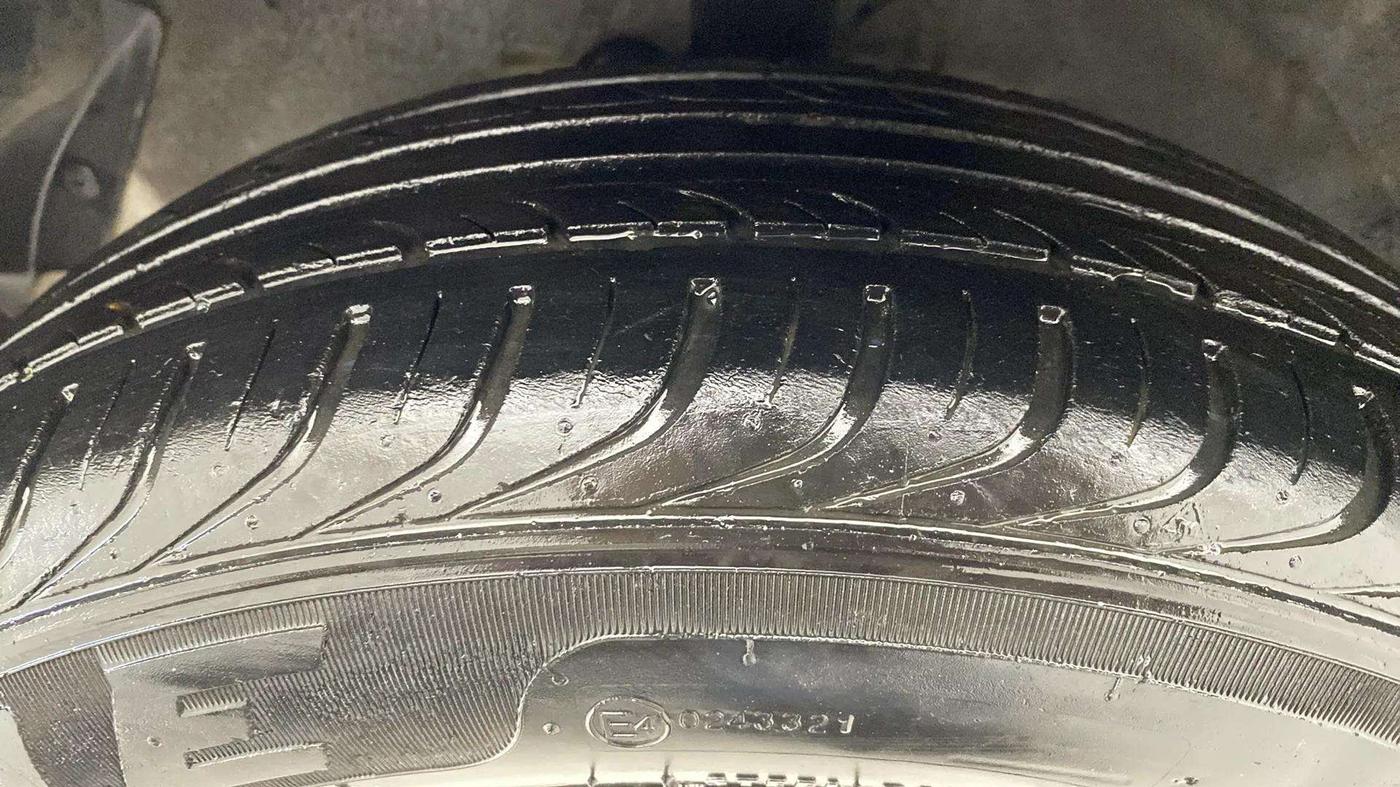 2014 Hyundai i20 MAGNA 1.2, CNG, Manual, 60,111 km, Left Front Tyre Tread
