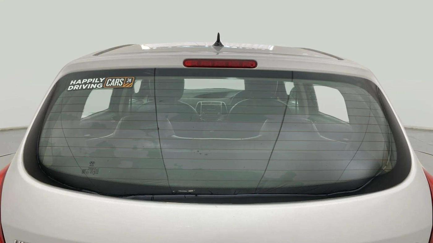 2014 Hyundai i20 MAGNA 1.2, CNG, Manual, 60,111 km, Rear Windshield