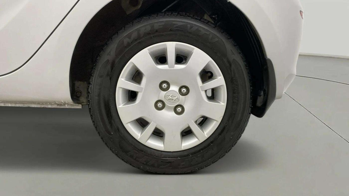 2014 Hyundai i20 MAGNA 1.2, CNG, Manual, 60,111 km, Left Rear Wheel