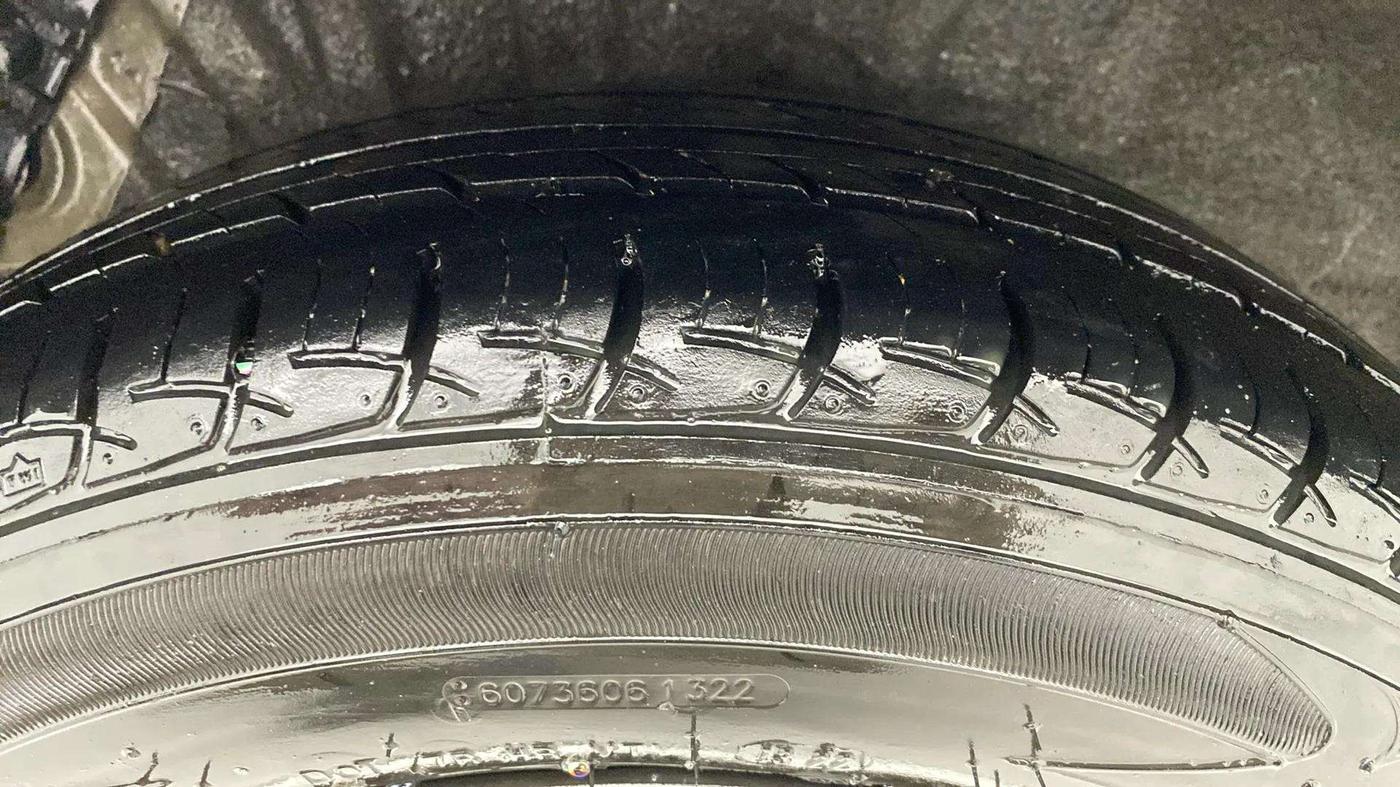 2014 Hyundai i20 MAGNA 1.2, CNG, Manual, 60,111 km, Right Rear Tyre Tread
