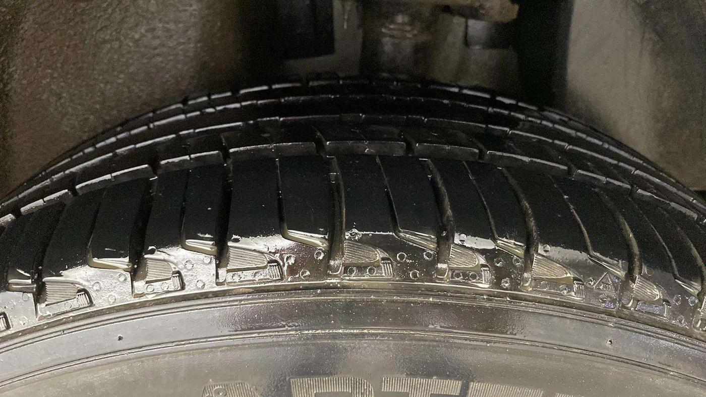 2019 Jeep Compass LIMITED 1.4 PETROL AT, Petrol, Automatic, 70,331 km, Left Rear Tyre Tread