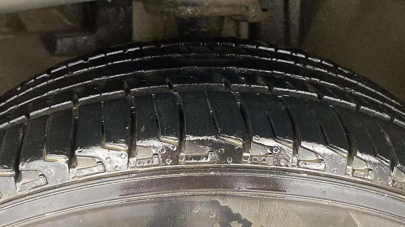 2019 Jeep Compass LIMITED 1.4 PETROL AT, Petrol, Automatic, 70,331 km, Left Front Tyre Tread