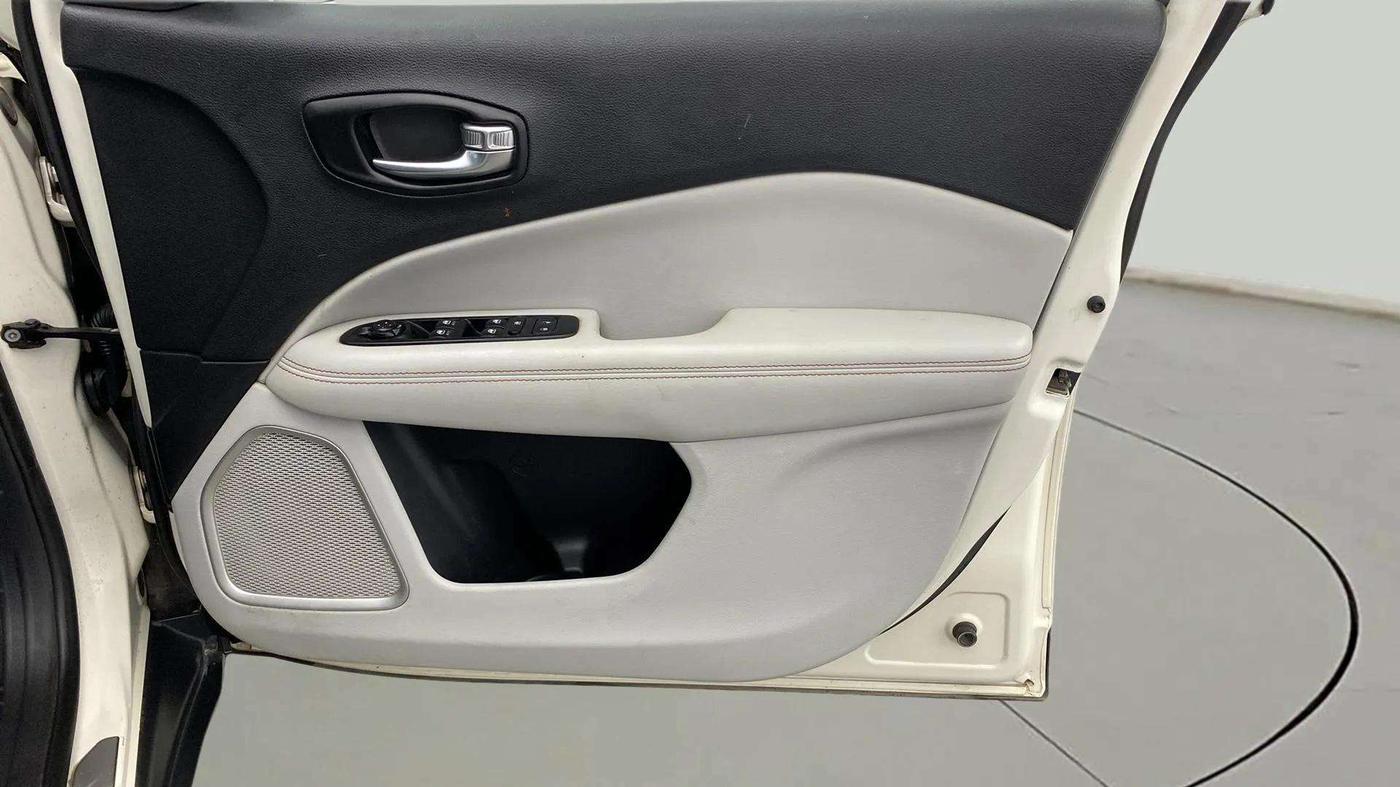 2019 Jeep Compass LIMITED 1.4 PETROL AT, Petrol, Automatic, 70,331 km, Driver Side Door Panels Control