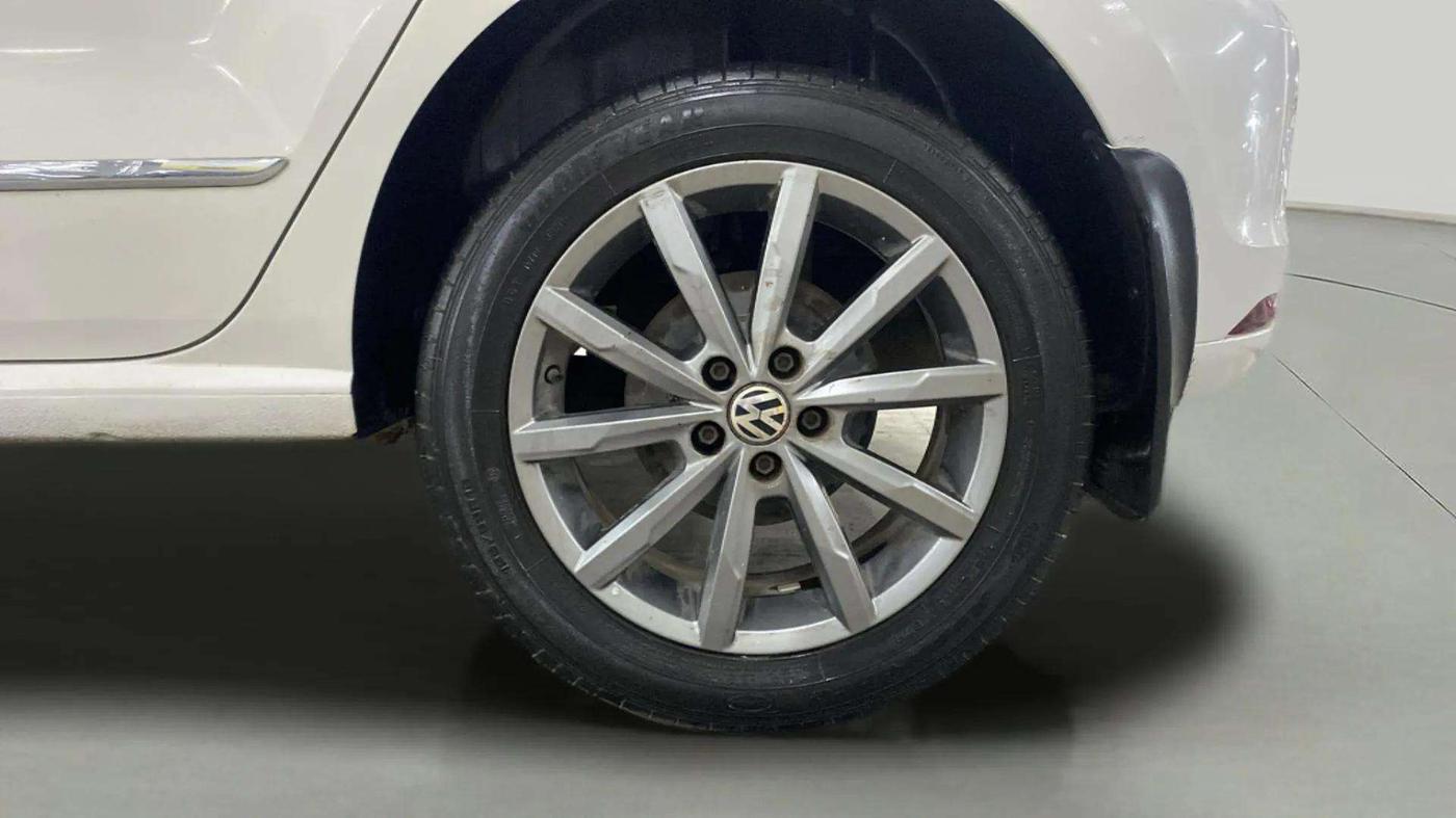 2019 Volkswagen Polo HIGHLINE PLUS 1.0, Petrol, Manual, 28,012 km, Left Rear Wheel