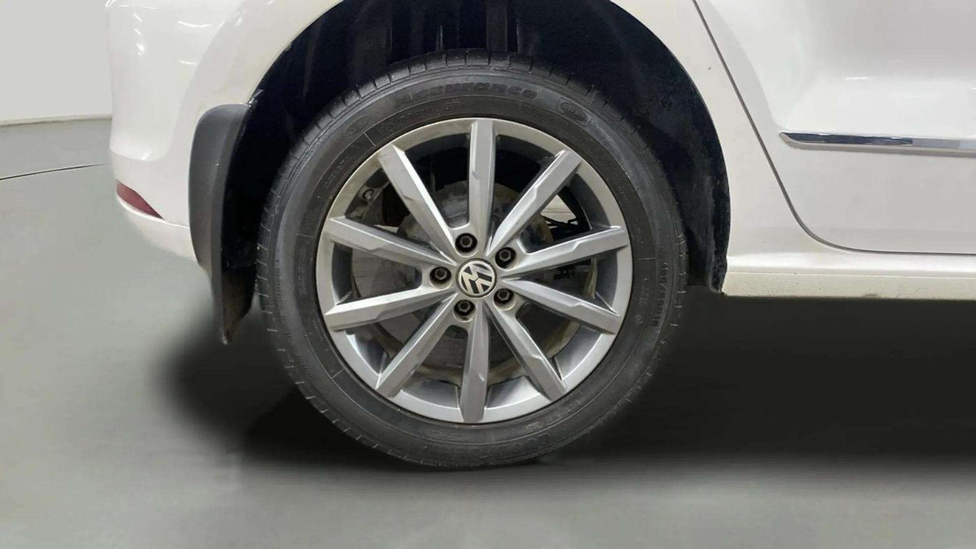 2019 Volkswagen Polo HIGHLINE PLUS 1.0, Petrol, Manual, 28,012 km, Right Rear Wheel