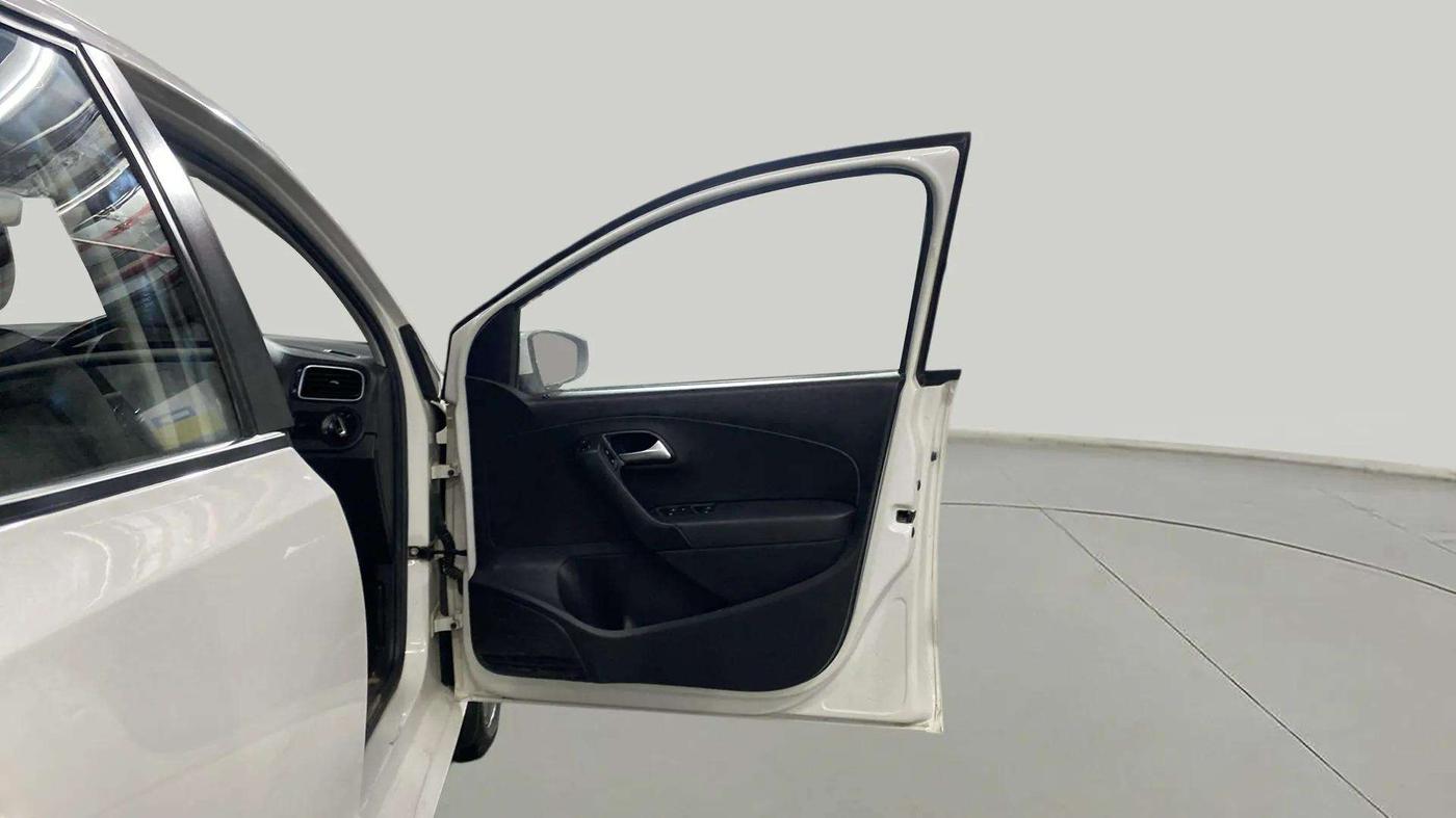 2019 Volkswagen Polo HIGHLINE PLUS 1.0, Petrol, Manual, 28,012 km, RHS Front Door