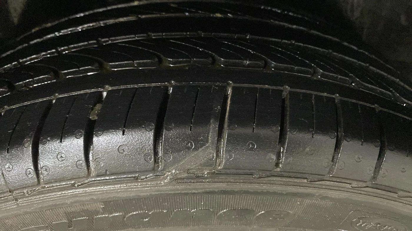 2019 Volkswagen Polo HIGHLINE PLUS 1.0, Petrol, Manual, 28,012 km, Right Rear Tyre Tread