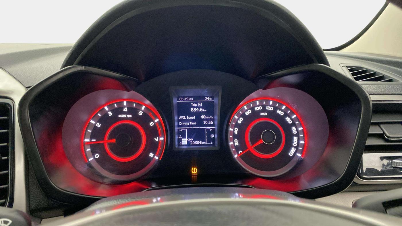 2022 Mahindra XUV300 W8 (O) 1.2 PETROL, Petrol, Manual, 20,884 km, Odometer Image