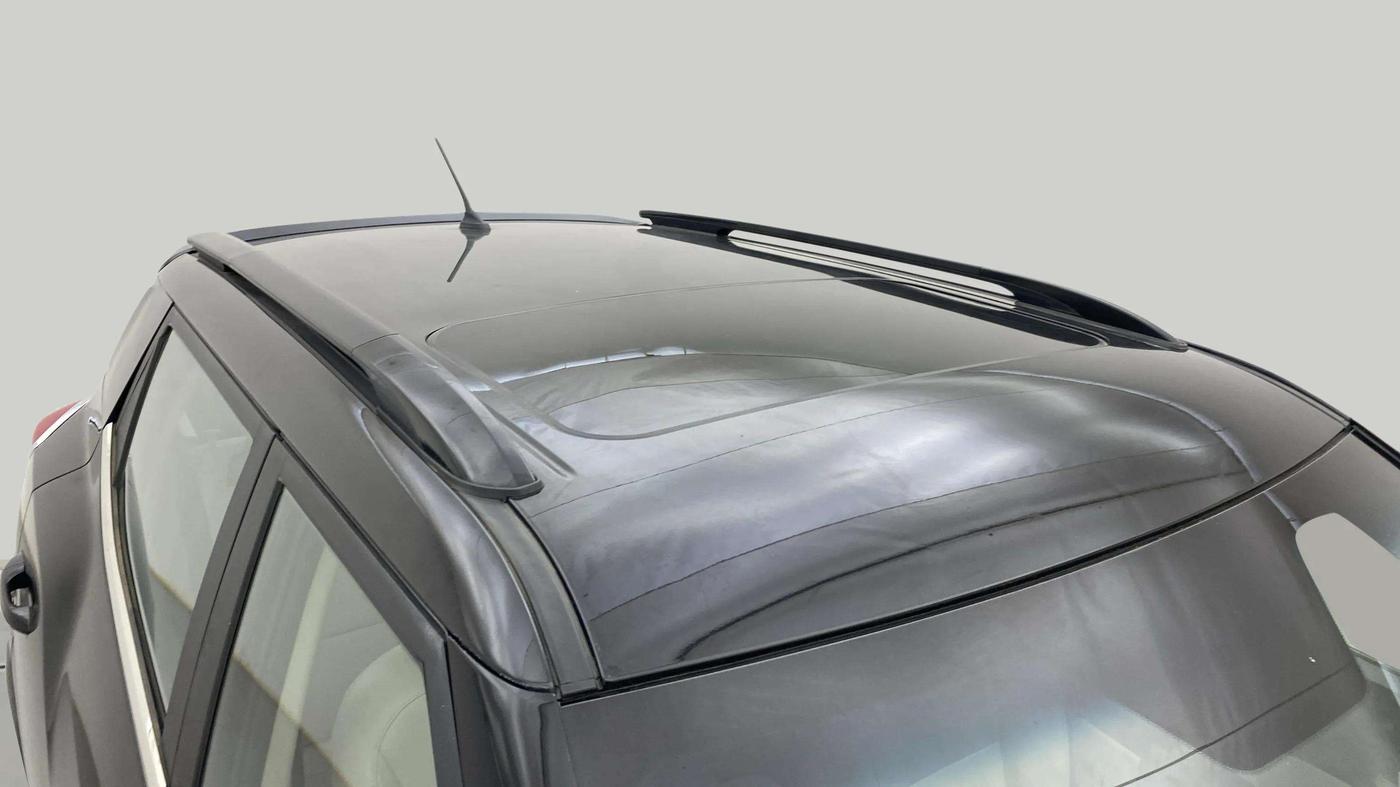 2022 Mahindra XUV300 W8 (O) 1.2 PETROL, Petrol, Manual, 20,884 km, Roof