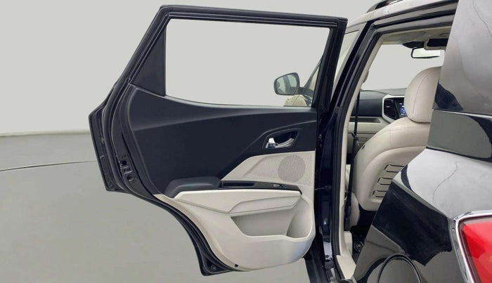 2022 Mahindra XUV300 W8 (O) 1.2 PETROL, Petrol, Manual, 20,884 km, LHS Rear Door