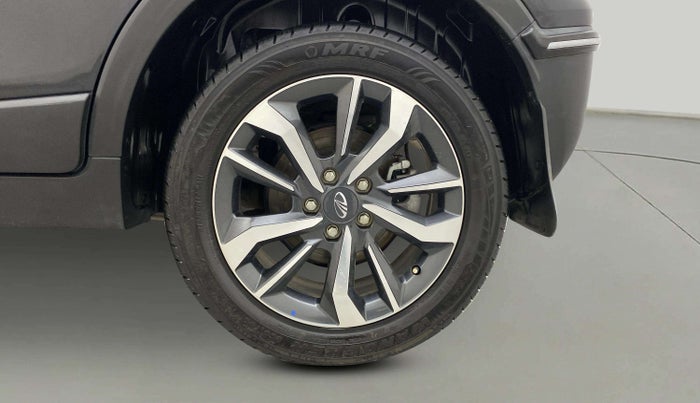 2022 Mahindra XUV300 W8 (O) 1.2 PETROL, Petrol, Manual, 20,884 km, Left Rear Wheel