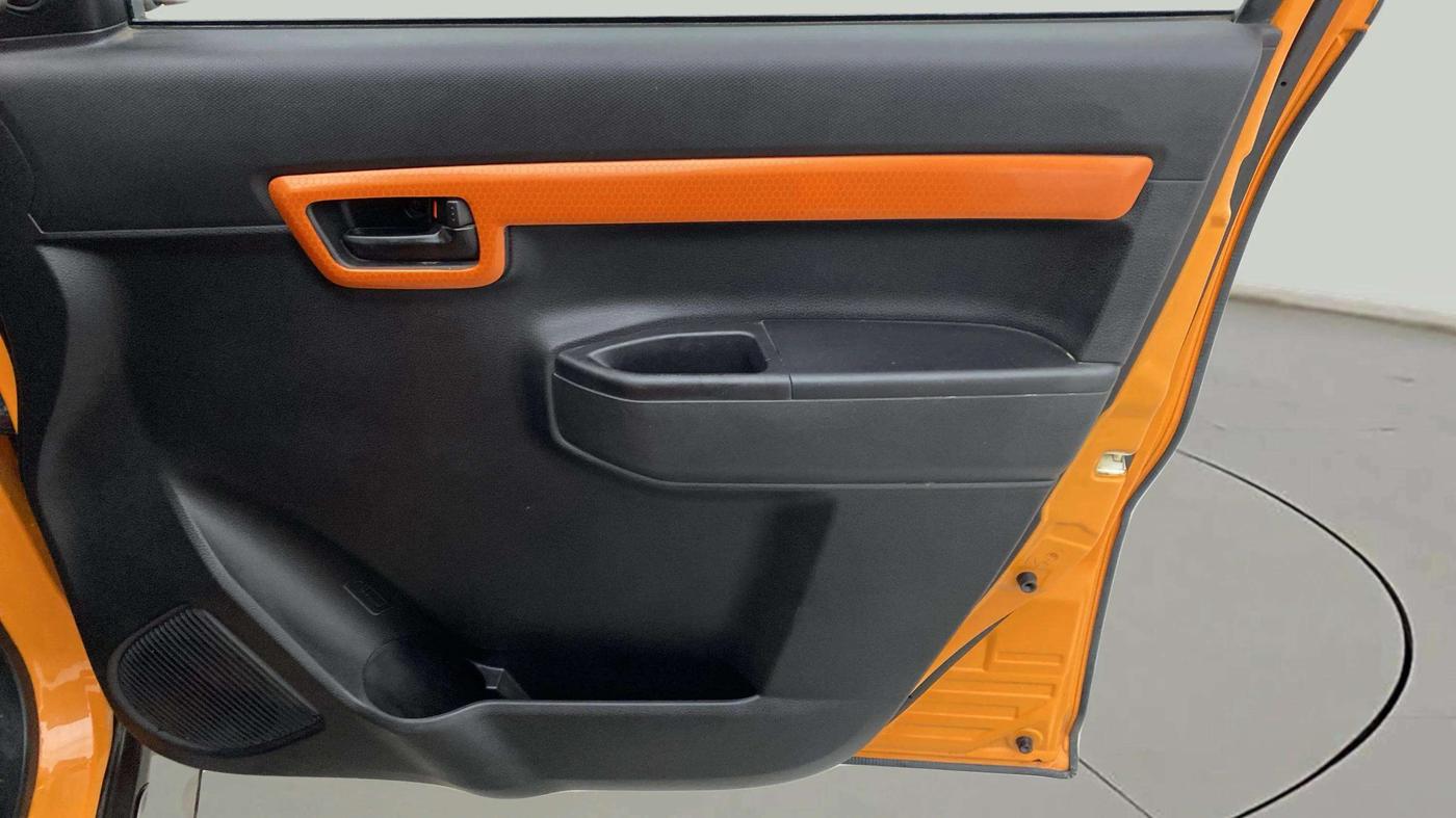 2020 Maruti S PRESSO VXI+, Petrol, Manual, 31,036 km, Driver Side Door Panels Control