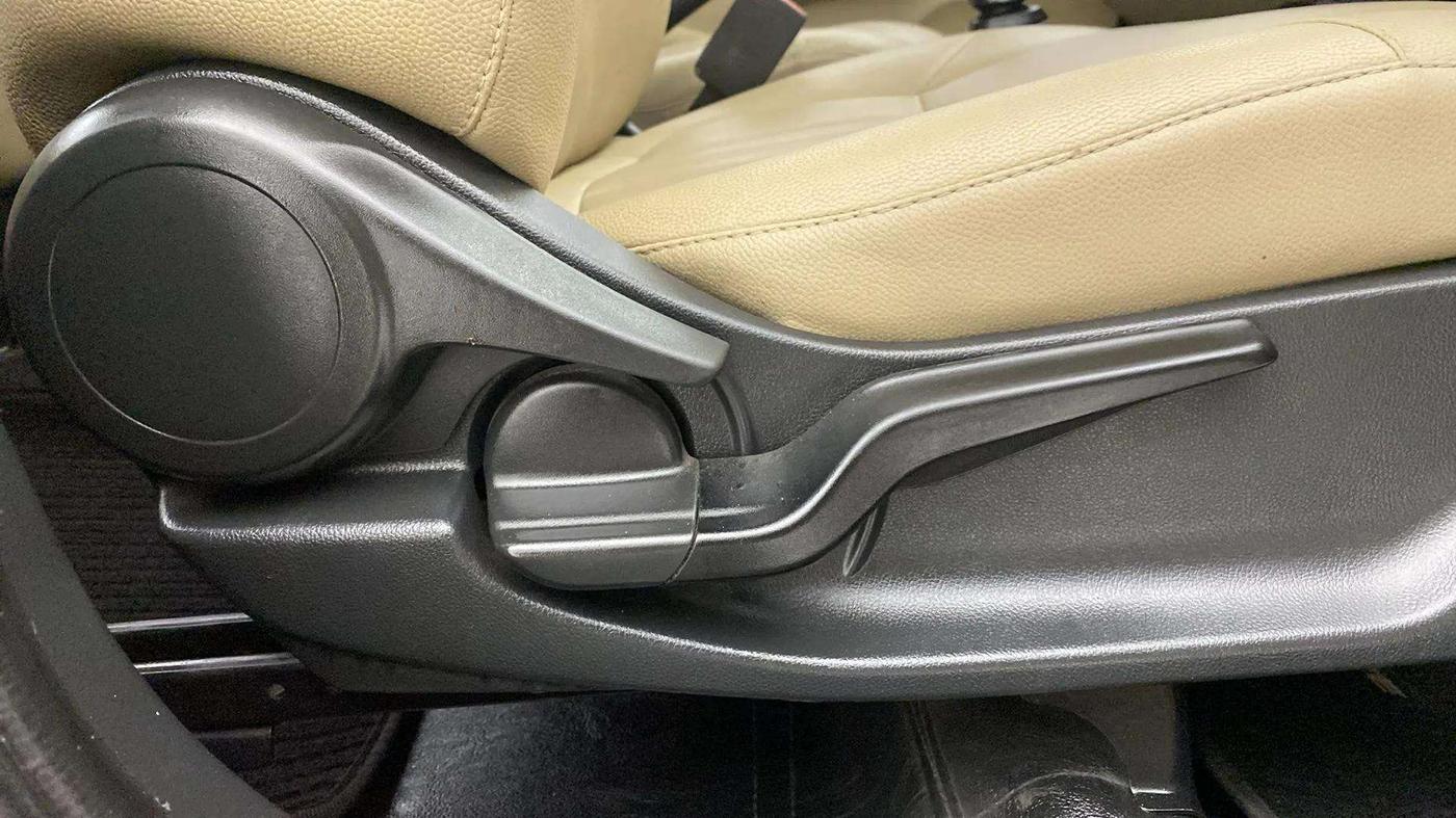 2019 Honda Amaze 1.2L I-VTEC S, Petrol, Manual, 32,675 km, Driver Side Adjustment Panel