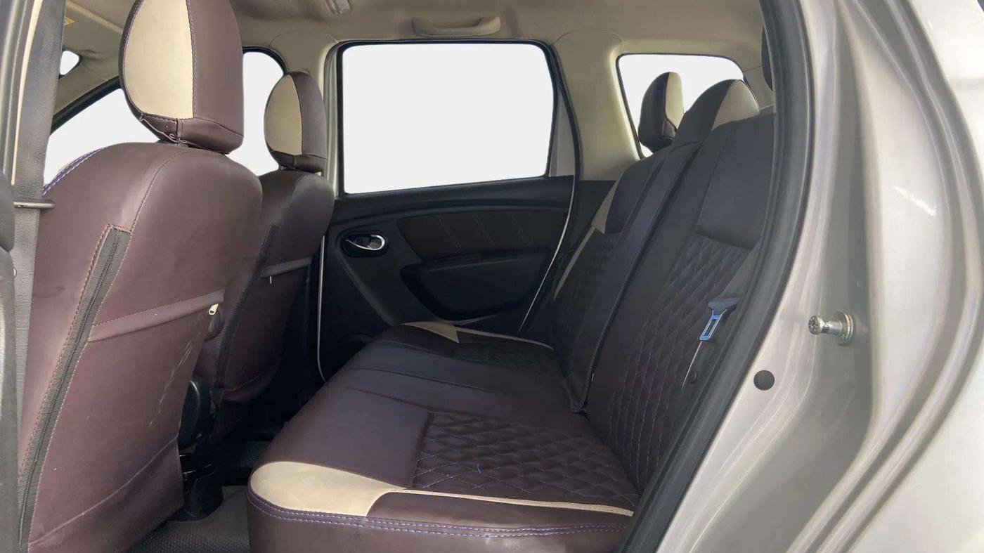 2020 Renault Duster RXZ 1.5 PETROL MT, Petrol, Manual, 35,655 km, Right Side Rear Door Cabin