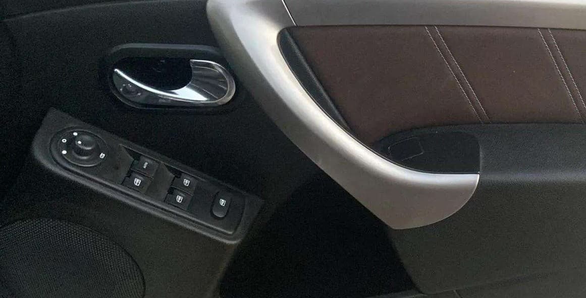 2020 Renault Duster RXZ 1.5 PETROL MT, Petrol, Manual, 35,655 km, Driver Side Door Panels Control