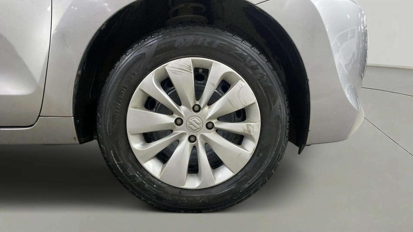 2016 Maruti Baleno DELTA PETROL 1.2, Petrol, Manual, 27,560 km, Right Front Wheel