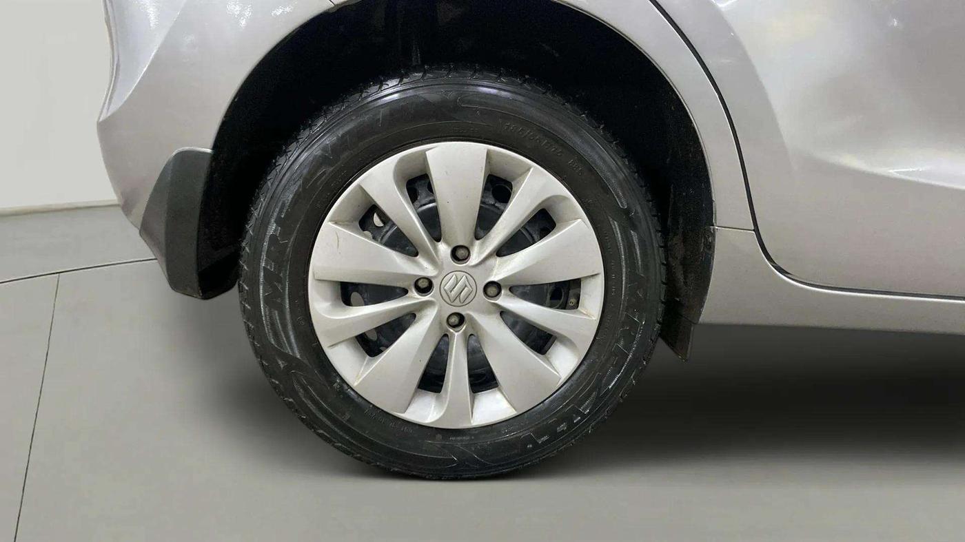 2016 Maruti Baleno DELTA PETROL 1.2, Petrol, Manual, 27,560 km, Right Rear Wheel